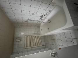 Badezimmer 1.jpg