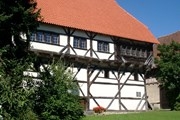 Kulturdenkm&#228;ler und Museen bereichern das Stadtbild.