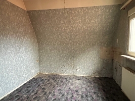 Zimmer Dachschräge 1.jpg