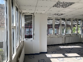Büro 1 122qm.jpg