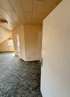 23 - Schlafzimmer mit separatem Sanitärbereich OG.png