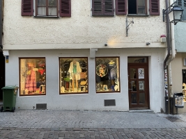 Marktgasse 15 großer Laden Front 2025.JPG