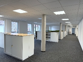 Foto-Bürofläche 2. OG-TÜ-Aischbachstraße 1 .jpg