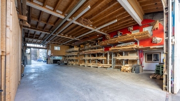 Hintere Einfahrt_Halle.jpg