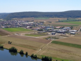 Luftbild mit Erschließung.JPG