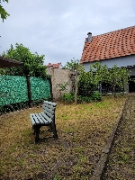 Garten mit Blick auf die Scheune.jpg