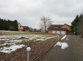 5 - Außenansicht Grundstückseinfahrt.png